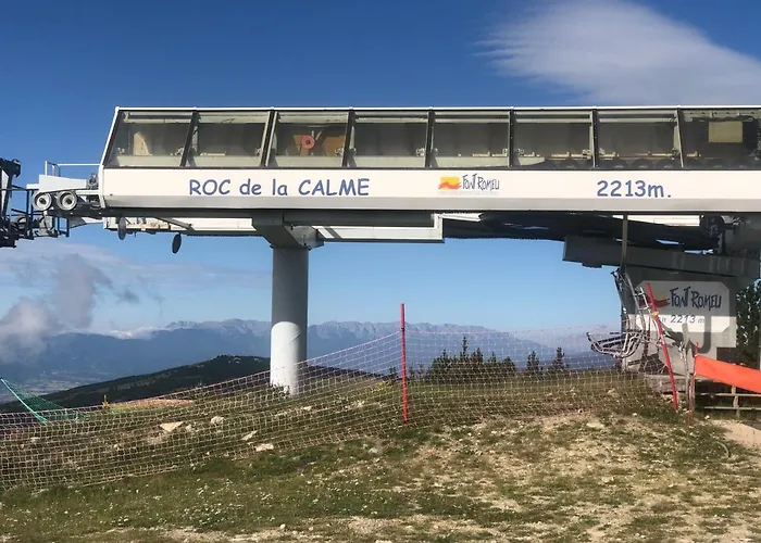 Apartamento Le Mouflon Olympe, T2 Centre 4 Personnes, Parking Privatif Gratuit, Prise Up Vehicule Electrique, Possibilite Forfait Menage Et Location Linge De Lit Et De Toilette Font-Romeu-Odeillo-Via