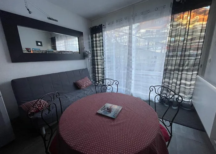 Le Mouflon Olympe, T2 Centre 4 Personnes, Parking Privatif Gratuit, Prise Up Vehicule Electrique, Possibilite Forfait Menage Et Location Linge De Lit Et De Toilette Apartamento Font-Romeu-Odeillo-Via